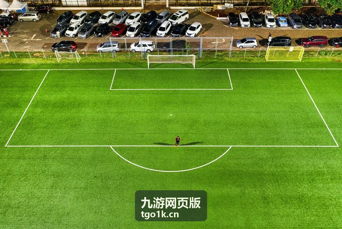 九游网页版首页展示的手游内容分类与导航界面